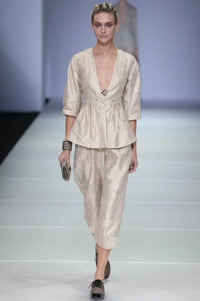 Look 10